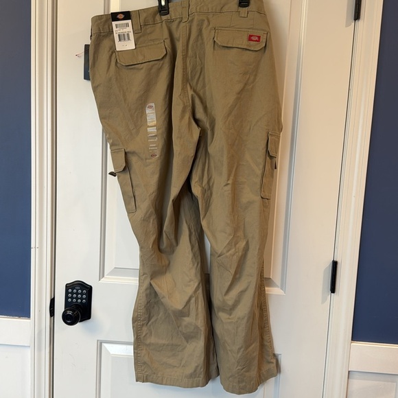 New Dickies Women's size 22 reg relaxed fit straight leg khaki cargo work pant - Picture 6 of 12